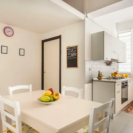 De Valois Apartment *